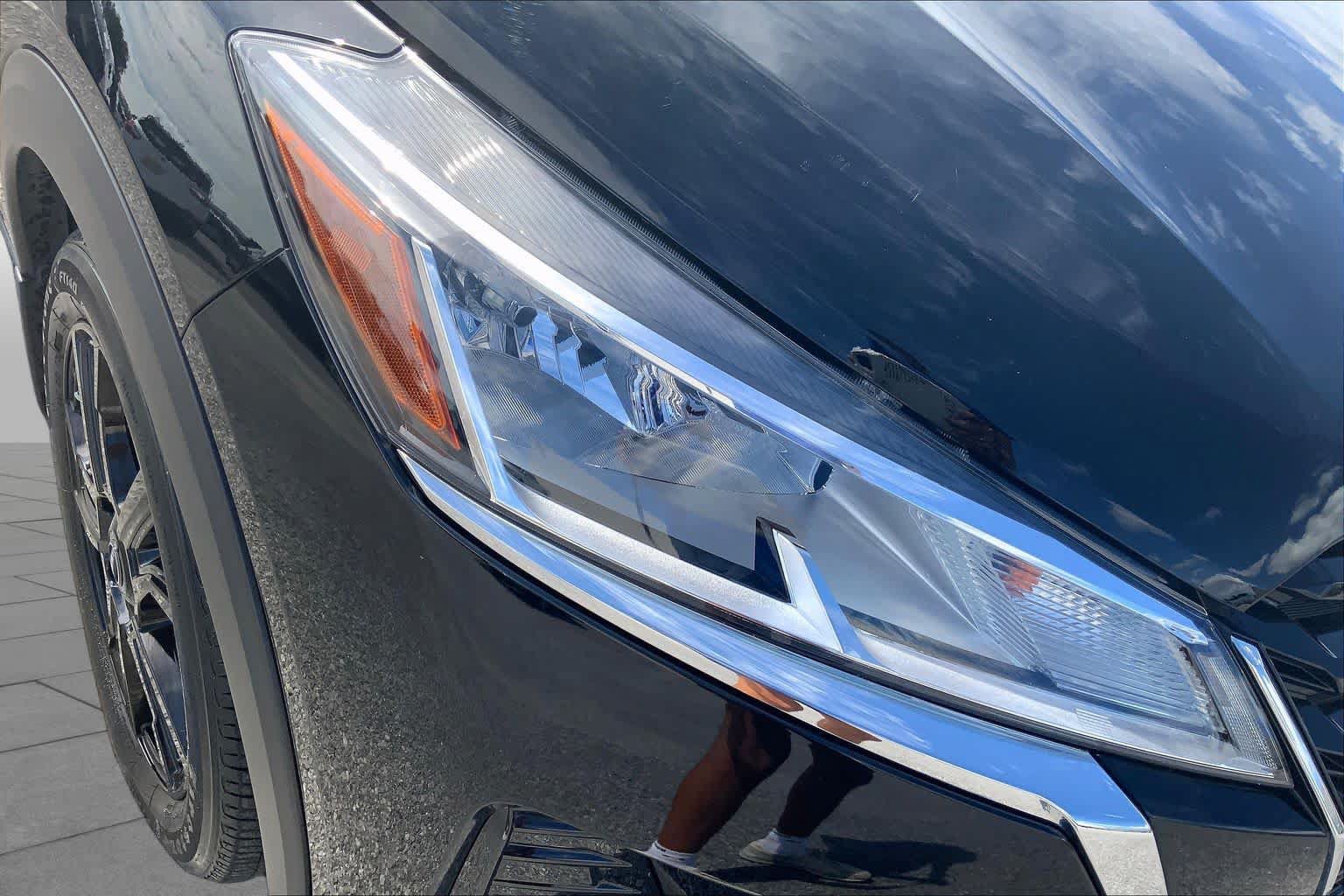 Used 2024 Nissan Kicks SV w/ Exterior Package FWD image 28