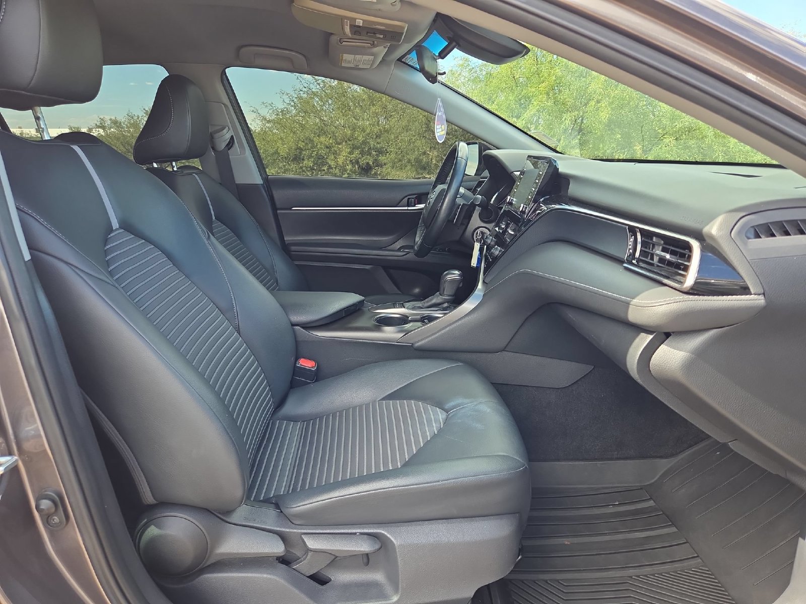 Used 2022 Toyota Camry SE FWD image 24