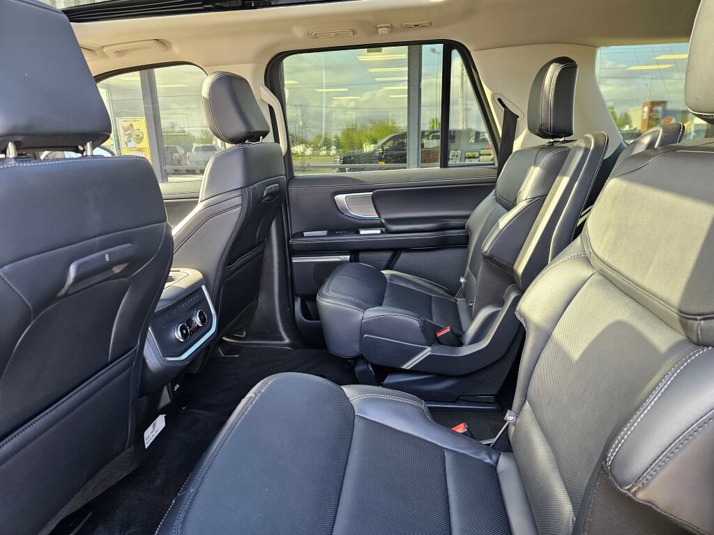 Certified 2025 Ford Expedition Max Platinum AWD/4WD image 12
