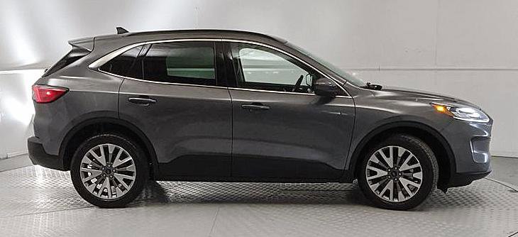 Certified 2022 Ford Escape Titanium w/ Class II Trailer Tow Package image 5