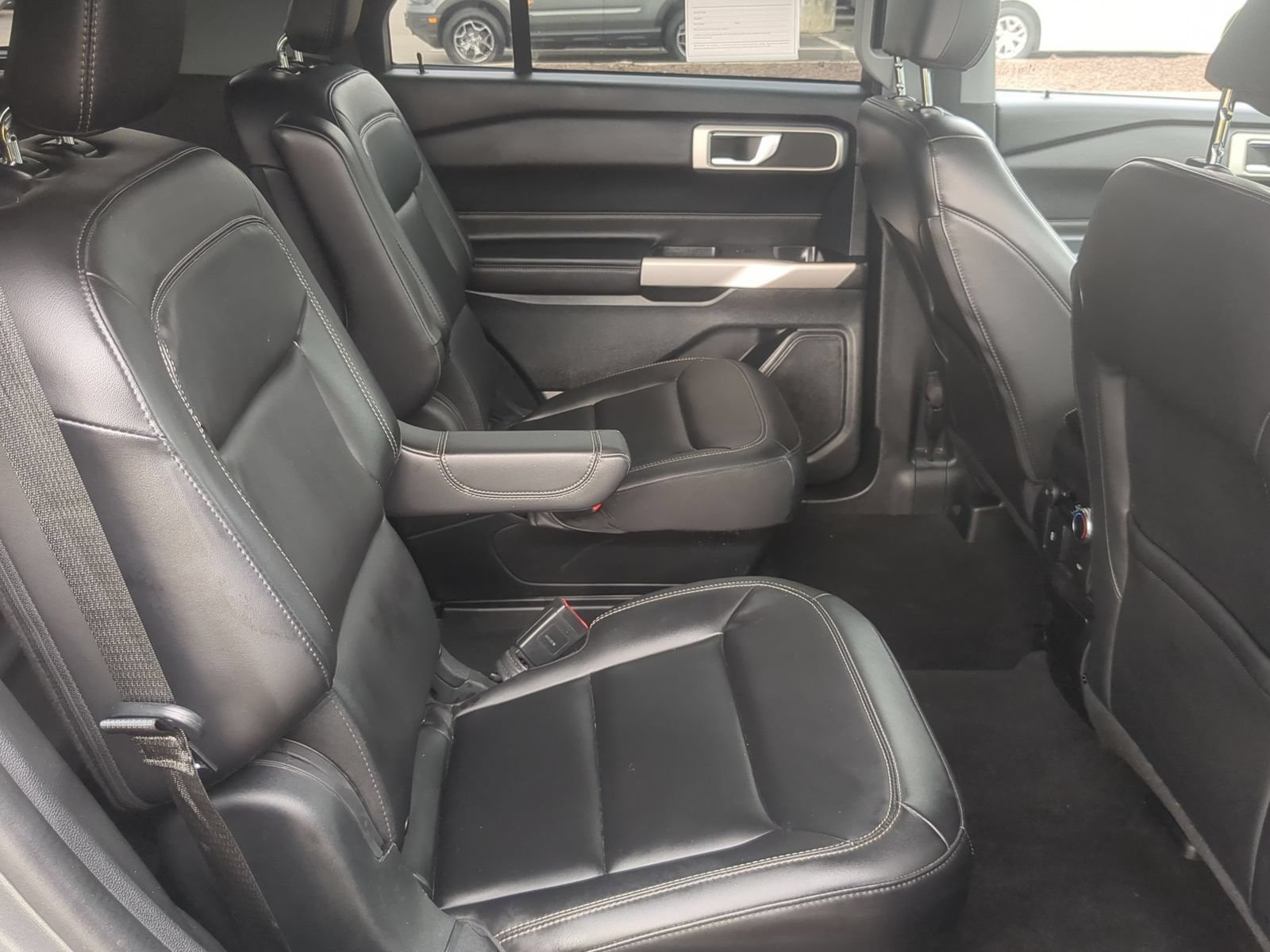 Certified 2022 Ford Explorer XLT w/ Equipment Group 202A RWD image 36