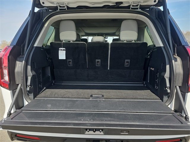 Certified 2025 Ford Expedition Active image 13