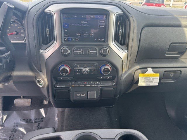 Used 2019 Chevrolet Silverado 1500 LT w/ All-Star Edition image 17