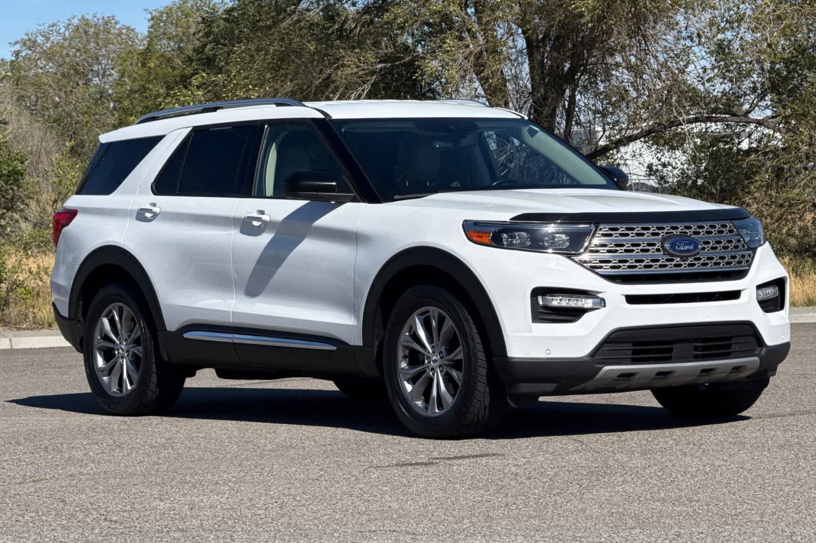 Certified 2022 Ford Explorer Limited AWD/4WD image 9