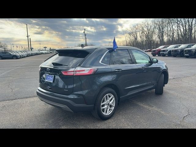 Certified 2023 Ford Edge SEL w/ Convenience Package AWD/4WD image 4