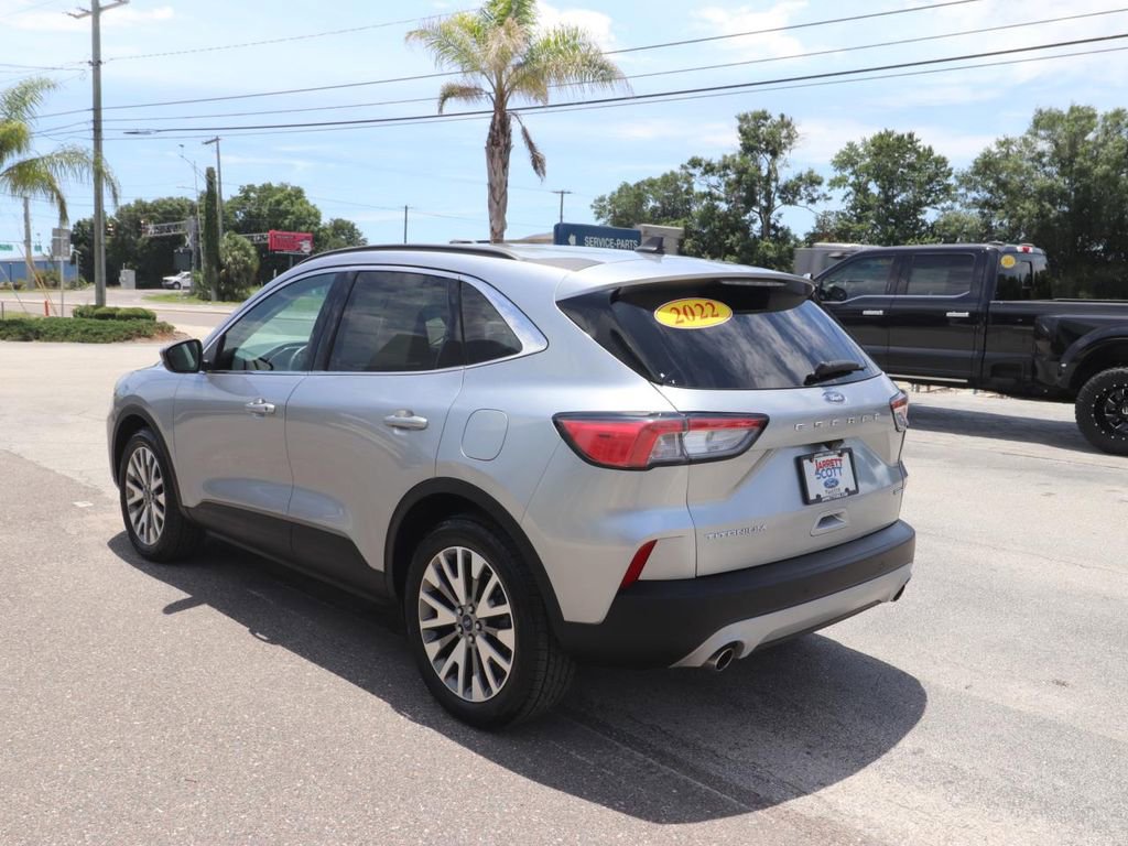 Certified 2022 Ford Escape Titanium AWD/4WD image 8