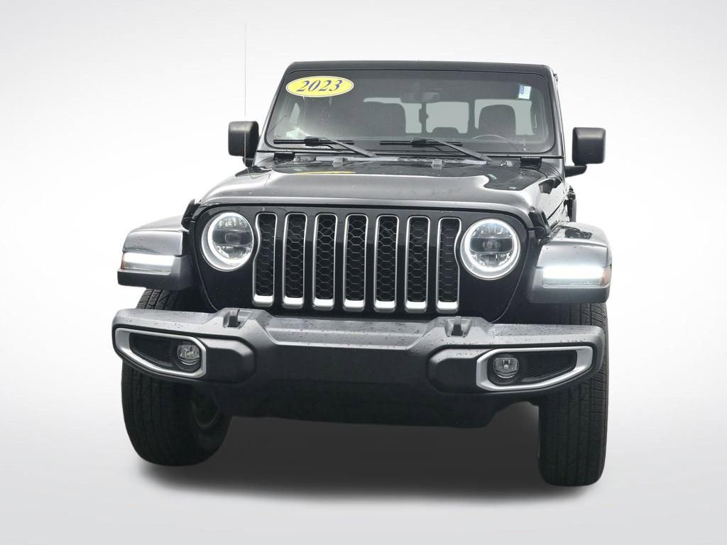 Used 2023 Jeep Gladiator Overland w/ Popular Equipment Package AWD/4WD image 2