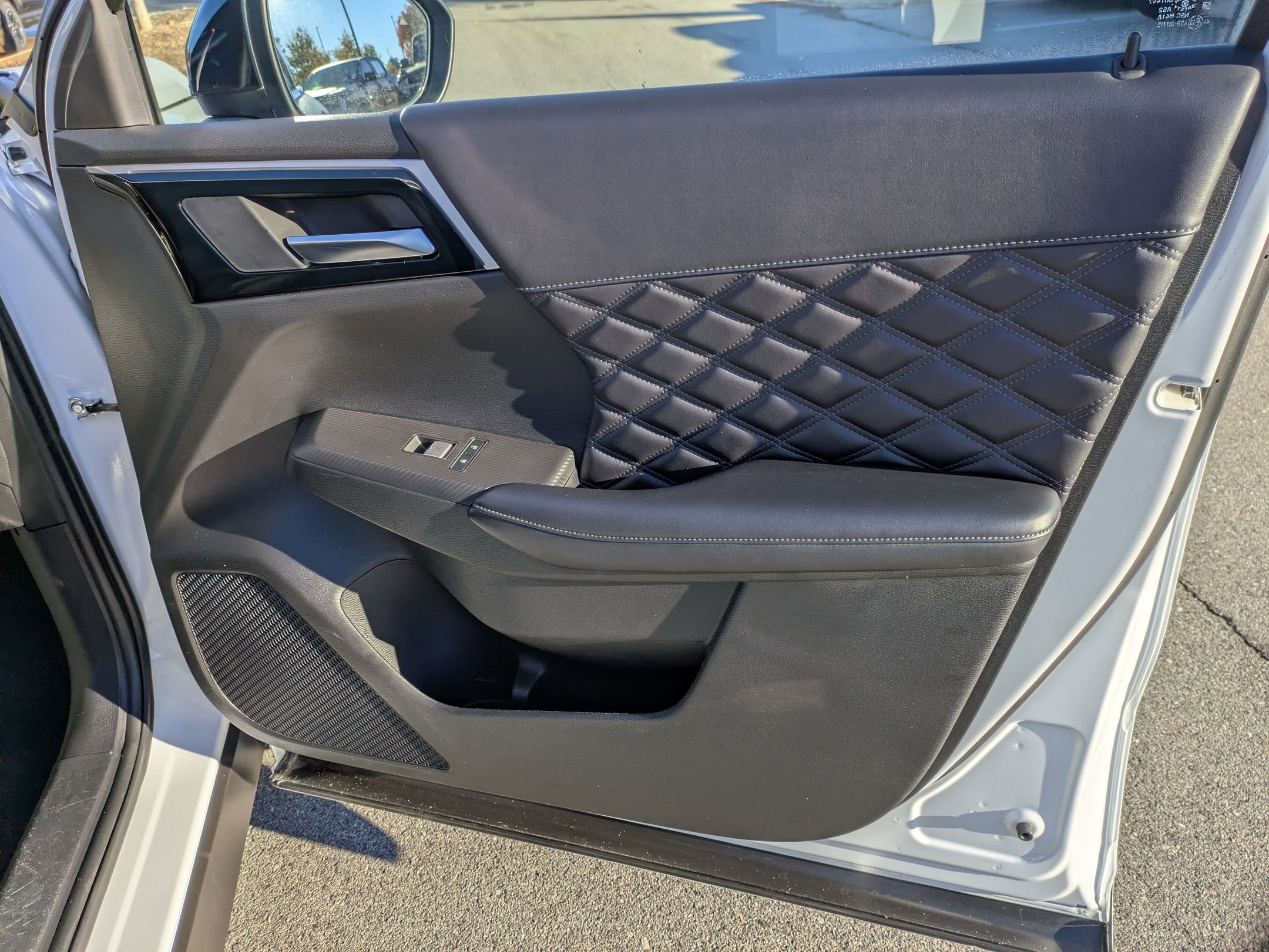 Used 2024 Mitsubishi Outlander SEL Black Edition image 40