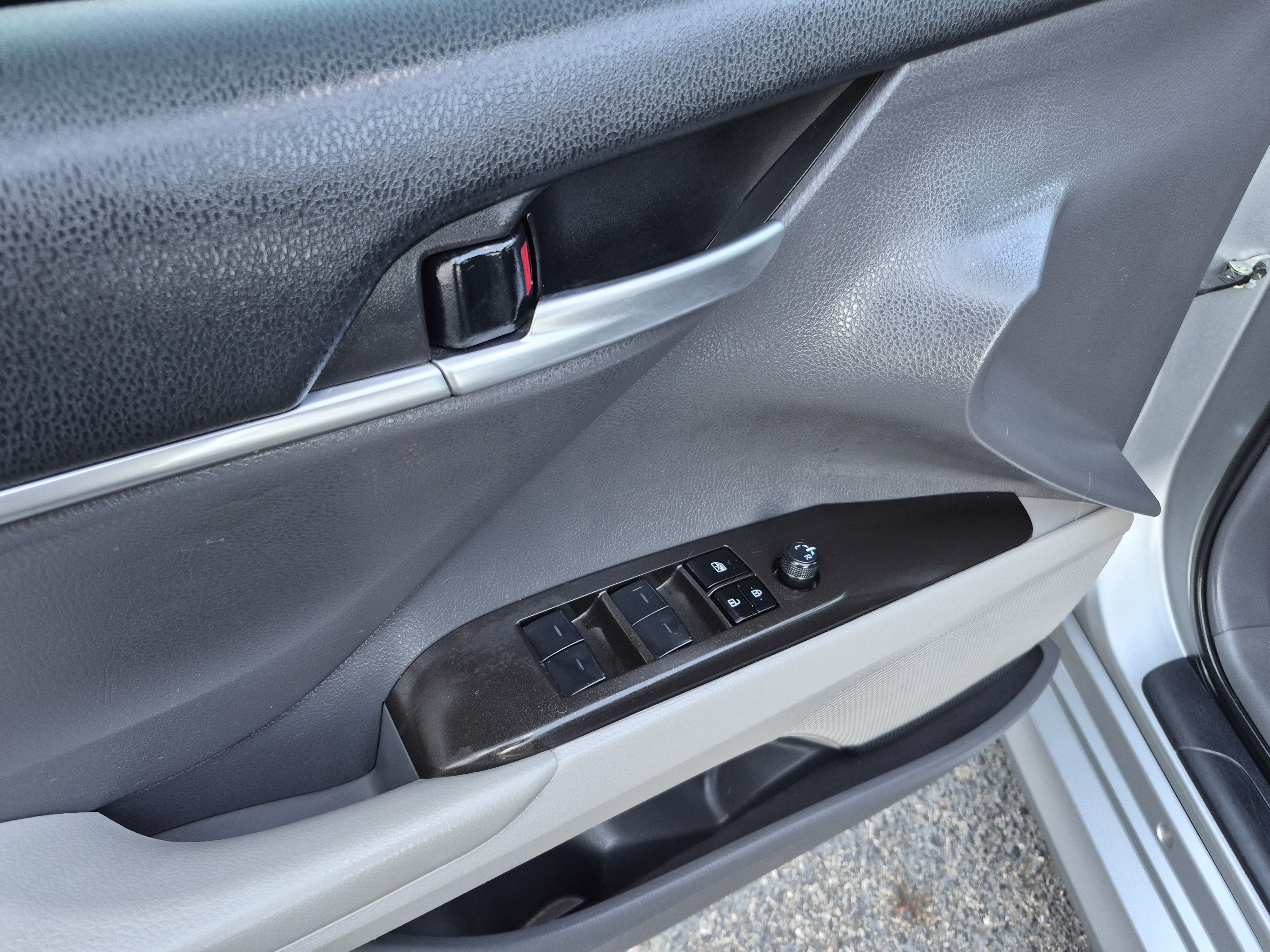 Used 2024 Toyota Camry LE FWD image 11