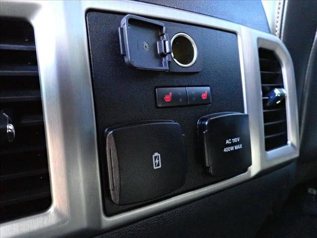 Certified 2022 Ford F350 Platinum w/ FX4 Off-Road Package image 11