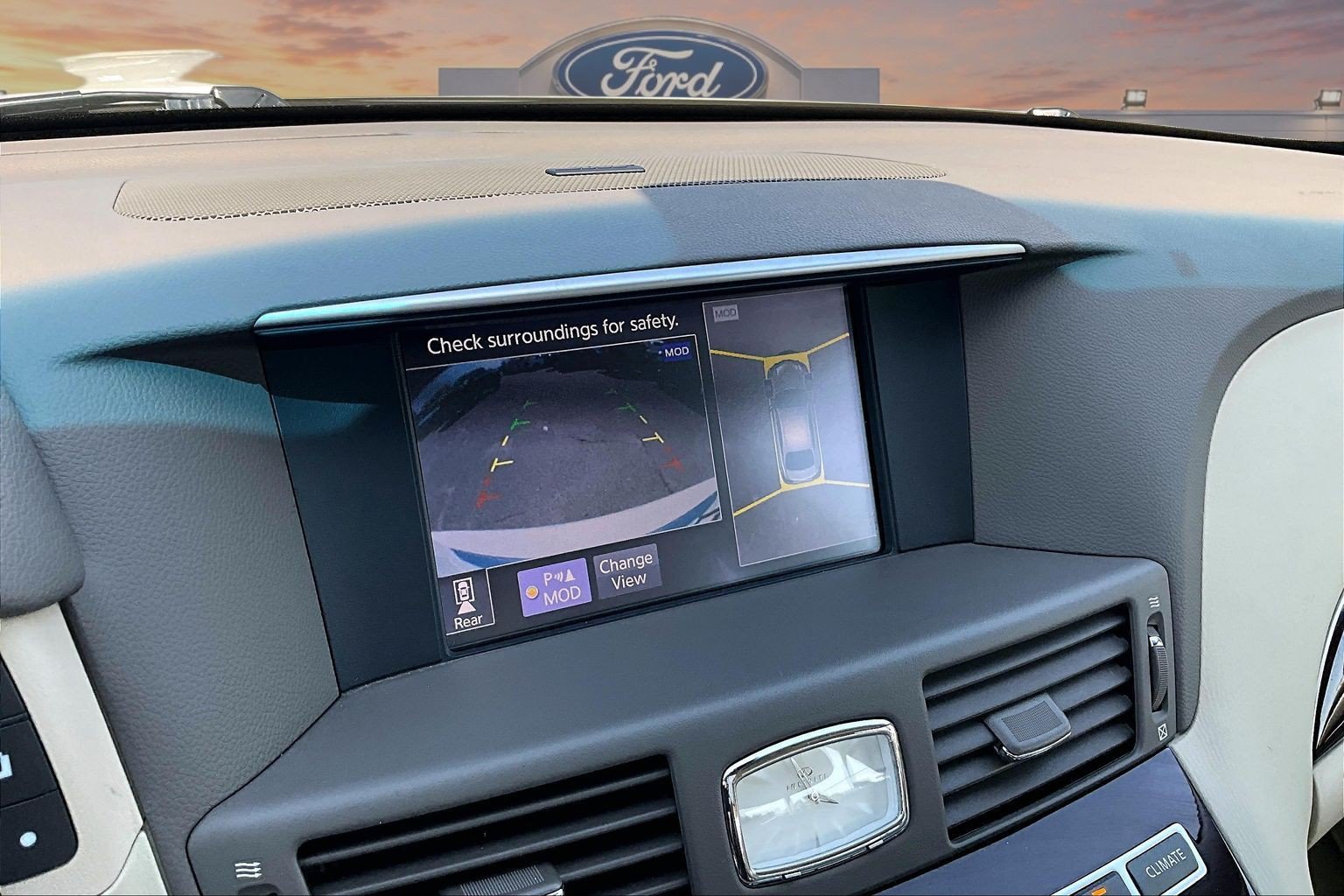 Used 2019 INFINITI Q70 Luxe AWD/4WD image 21