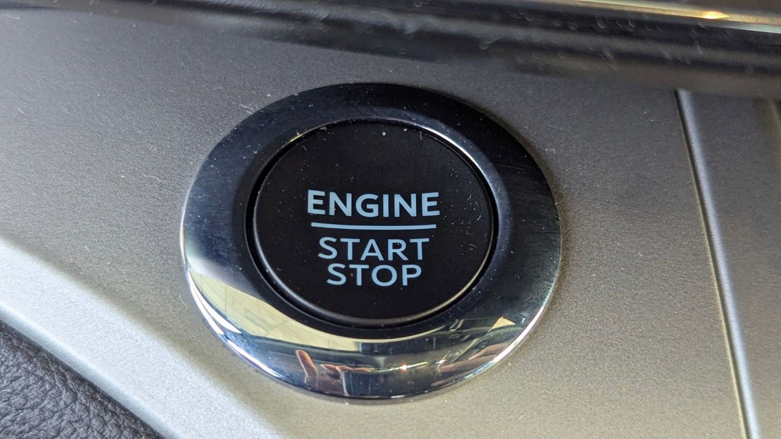 Certified 2022 Ford Explorer XLT w/ Equipment Group 202A image 30