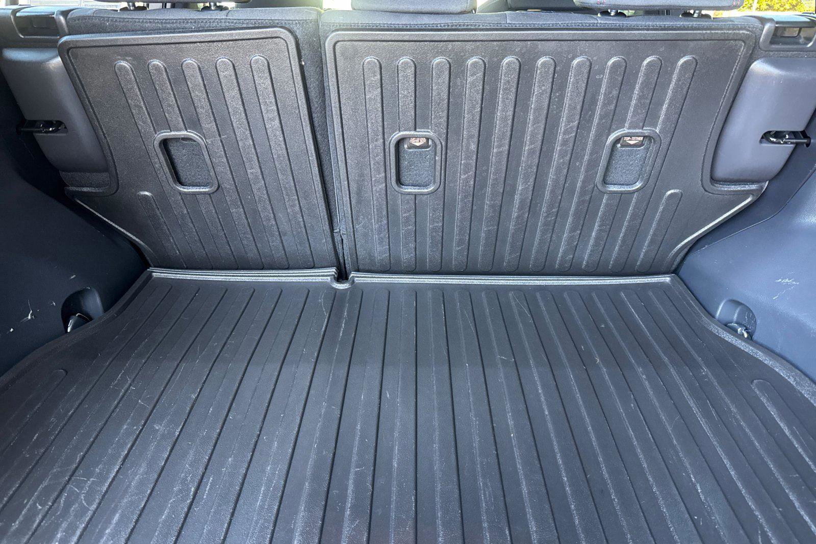 Used 2021 Toyota RAV4 SE w/ Weather & Moonroof Package AWD/4WD image 20