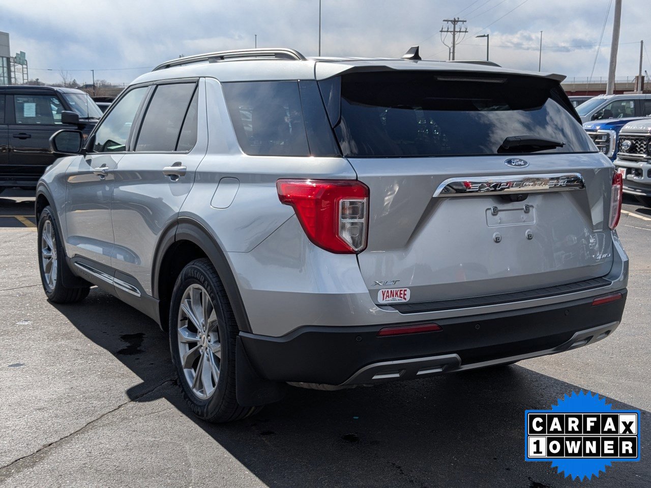 Certified 2022 Ford Explorer XLT w/ Equipment Group 202A image 3