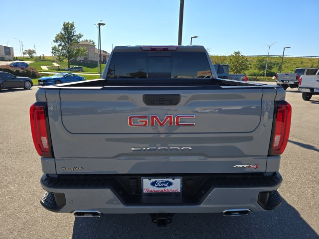 Used 2024 GMC Sierra 1500 AT4 w/ Technology Package AWD/4WD image 4