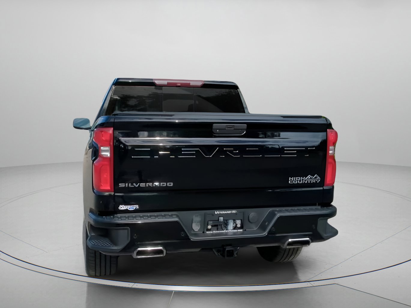 Used 2019 Chevrolet Silverado 1500 High Country w/ Technology Package image 17