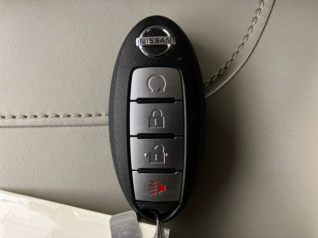 Used 2021 Nissan Rogue Sport SV image 32