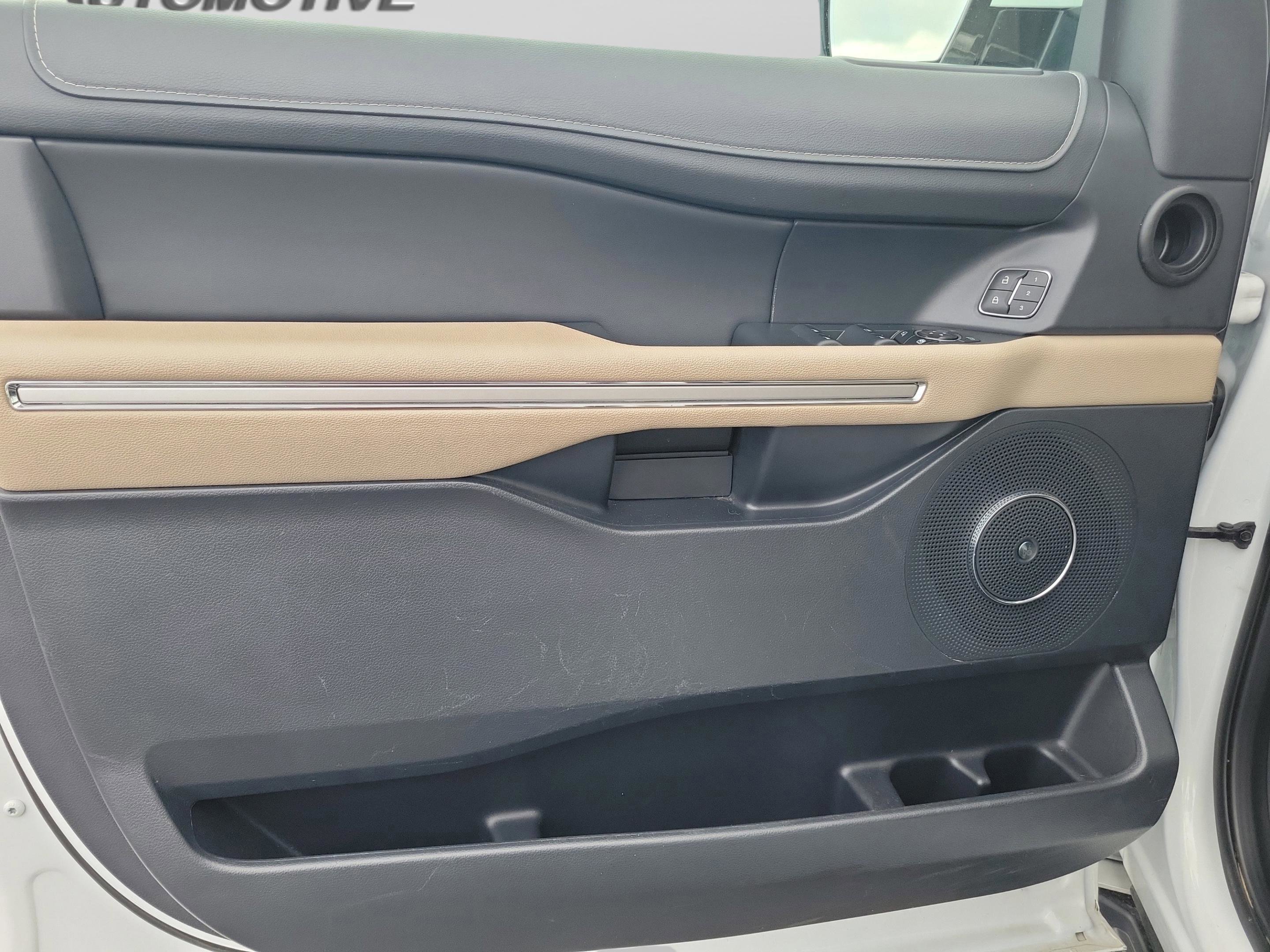 Certified 2024 Ford Expedition Limited image 19