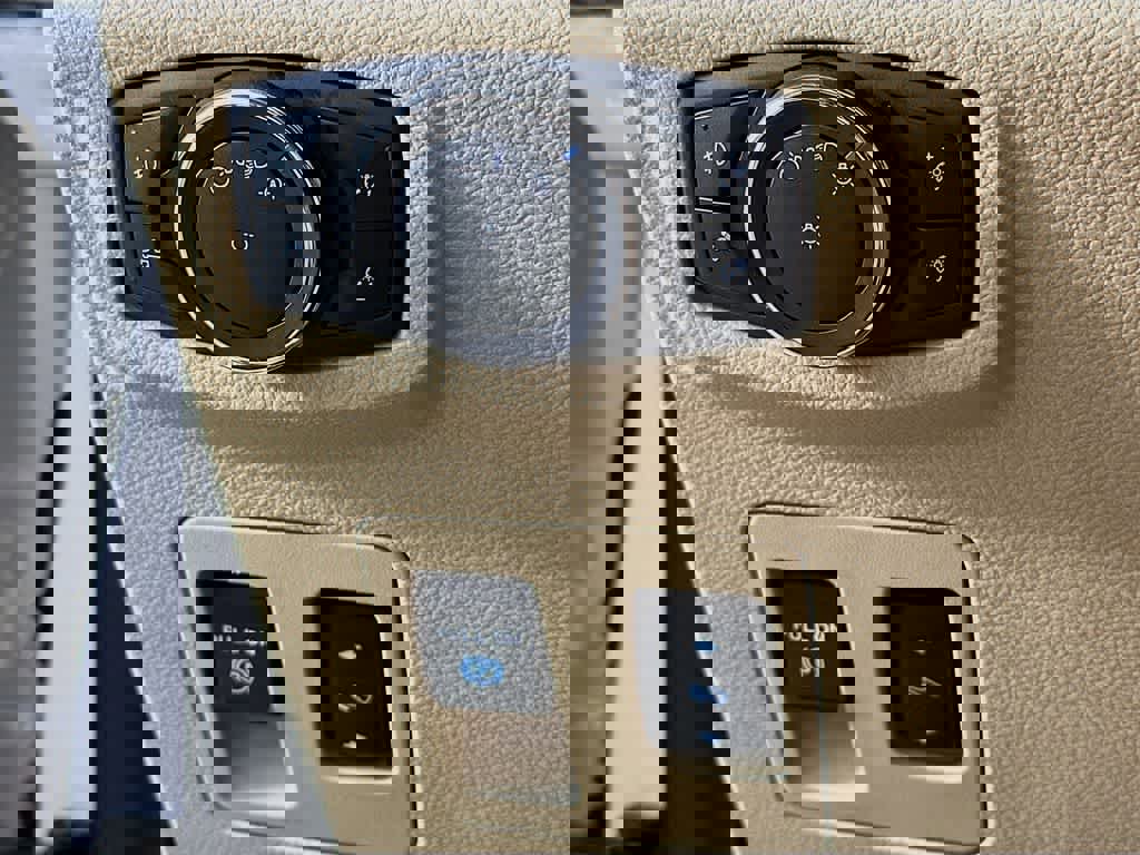 Certified 2019 Ford F150 Lariat image 27