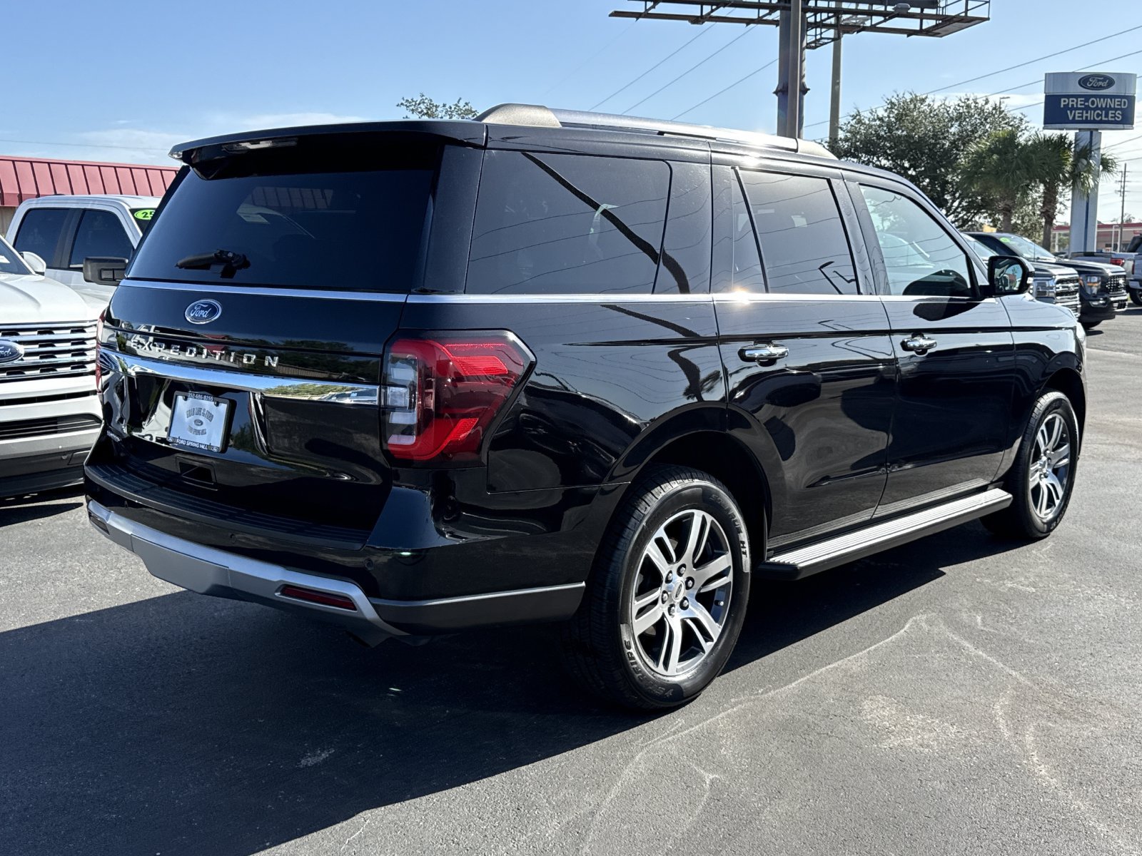 Certified 2024 Ford Expedition Limited RWD image 5
