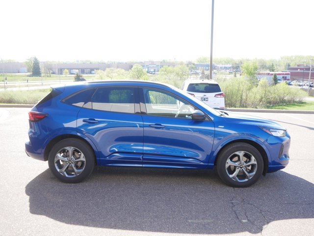 Certified 2023 Ford Escape ST-Line w/ Tech Pack #1 AWD/4WD image 4