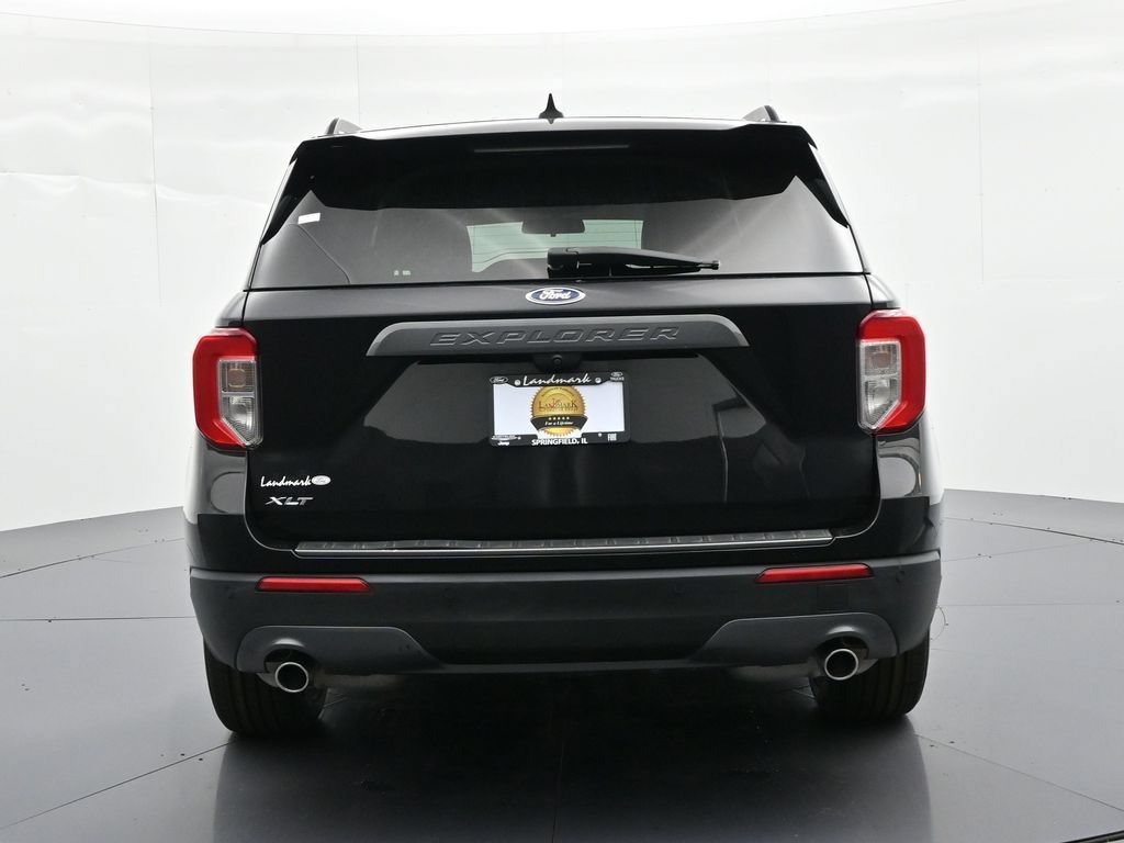 Certified 2022 Ford Explorer XLT w/ Equipment Group 202A RWD image 7