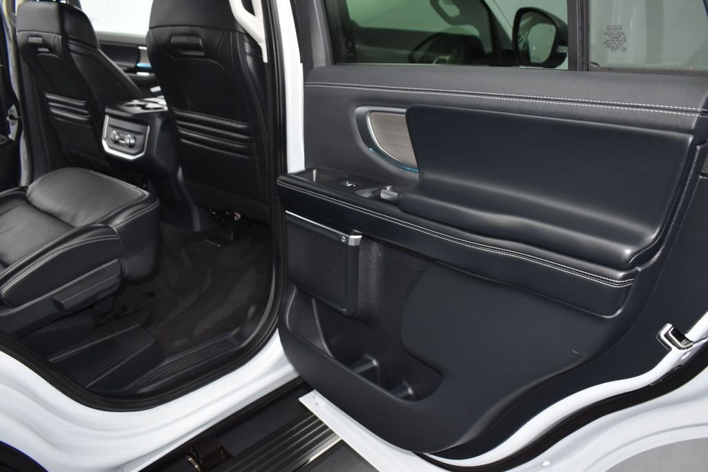 Certified 2025 Ford Expedition Platinum AWD/4WD image 27