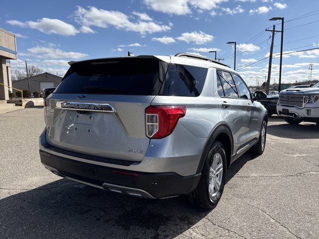 Certified 2024 Ford Explorer XLT w/ Equipment Group 202A image 3