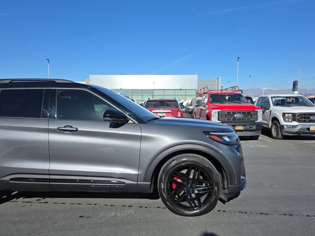 Certified 2025 Ford Explorer ST image 9