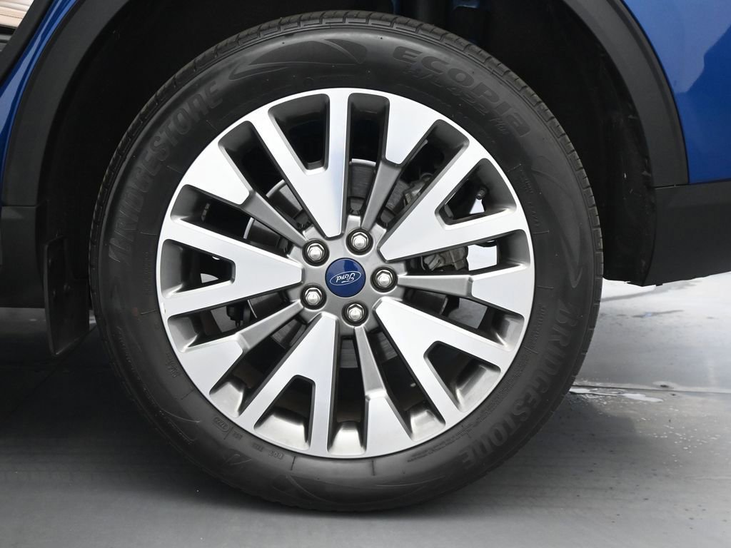 Certified 2022 Ford Escape Titanium w/ Class II Trailer Tow Package image 54