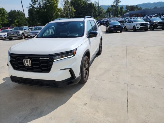 Used 2025 Honda Pilot Black Edition image 4