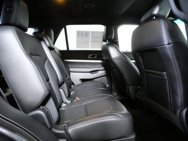 Certified 2018 Ford Explorer XLT w/ Equipment Group 202A AWD/4WD image 12