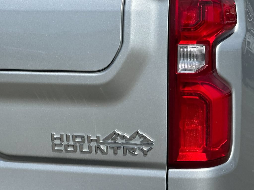 Used 2023 Chevrolet Silverado 2500 High Country AWD/4WD image 25