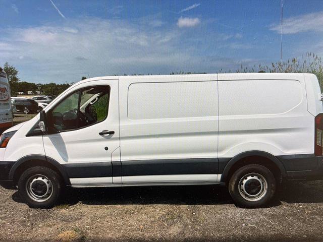 Certified 2018 Ford Transit 250 130 Low Roof RWD image 8
