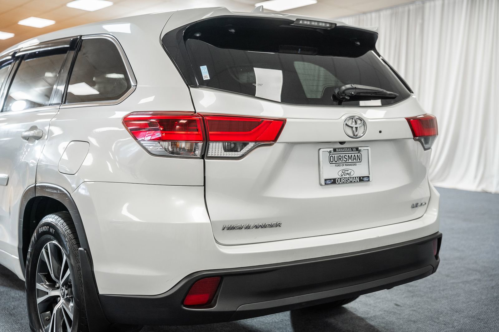 Used 2017 Toyota Highlander Plus w/ Protection Package #3 AWD/4WD image 6