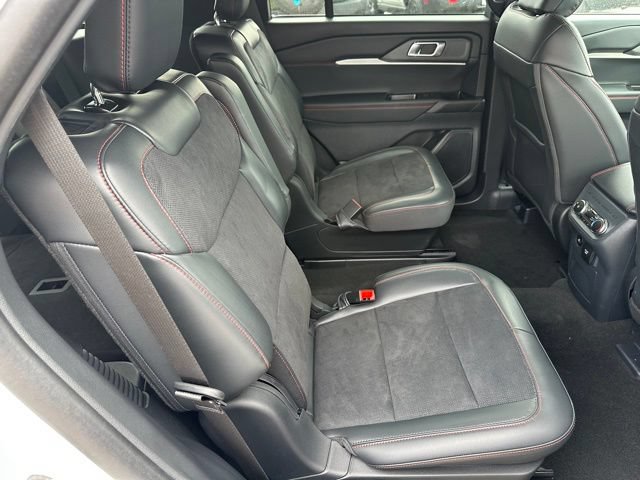 Certified 2025 Ford Explorer ST AWD/4WD image 9
