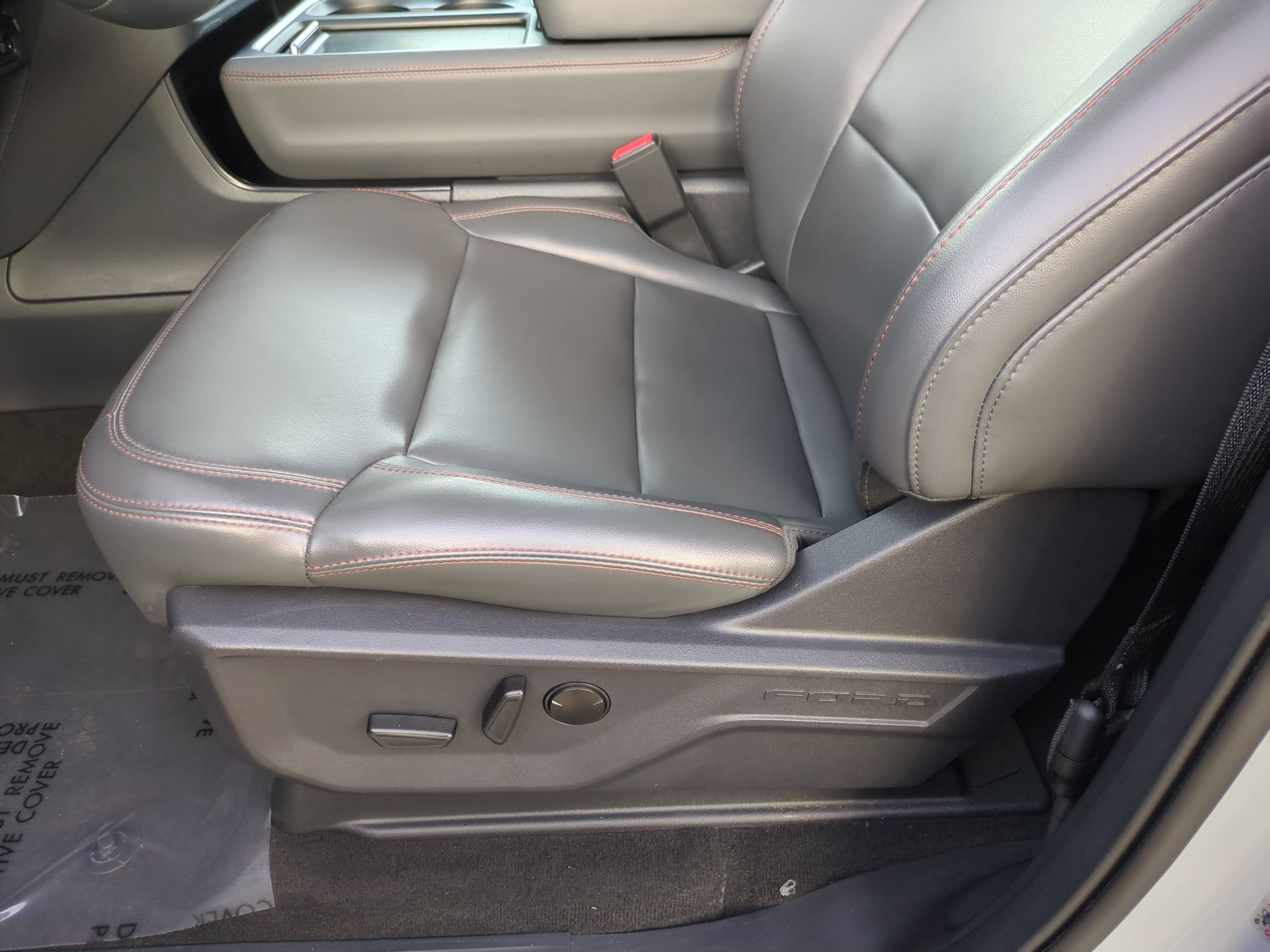 Certified 2025 Ford Expedition Active AWD/4WD image 17
