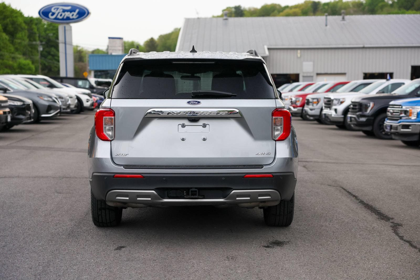 Certified 2023 Ford Explorer XLT w/ Equipment Group 202A AWD/4WD image 6