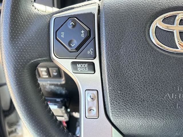 Used 2022 Toyota 4Runner SR5 Premium w/ Moonroof Package AWD/4WD image 18