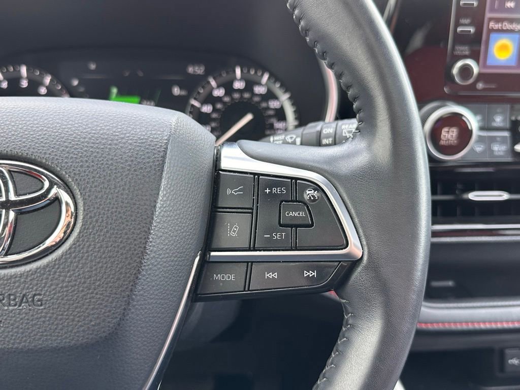 Used 2021 Toyota Highlander XSE image 28