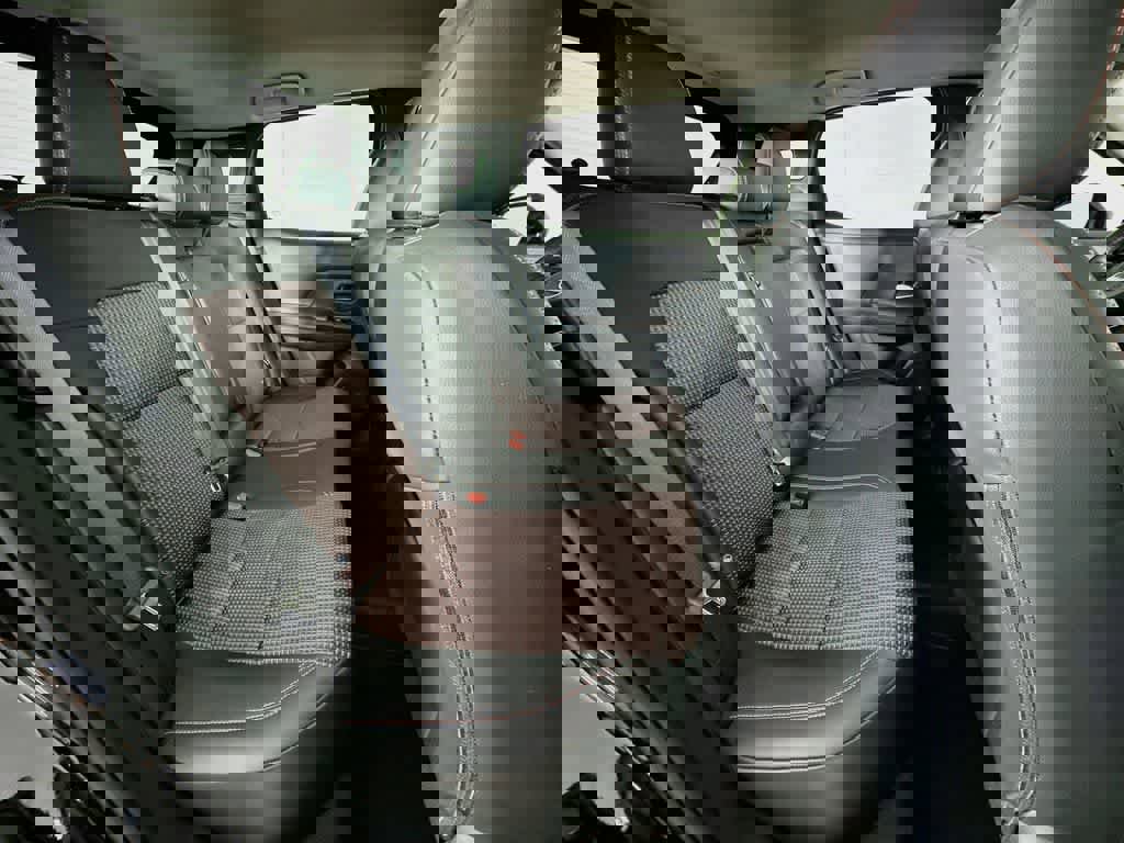 Used 2025 Nissan Kicks SR FWD image 29