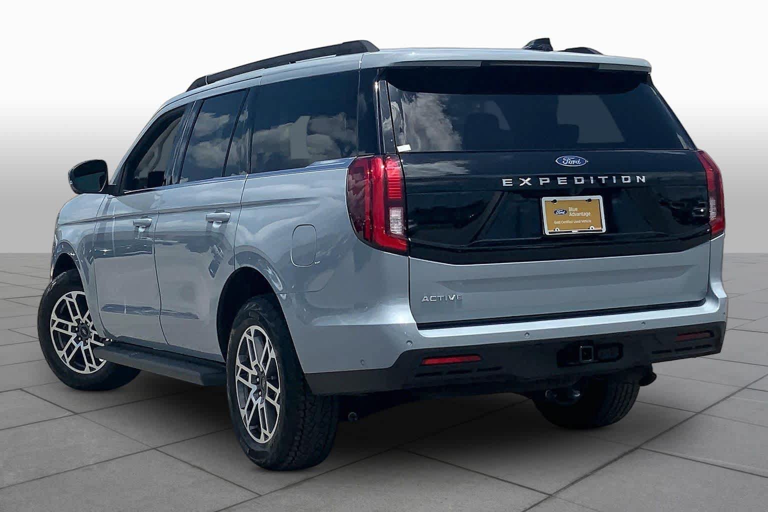 Certified 2025 Ford Expedition Active AWD/4WD image 12