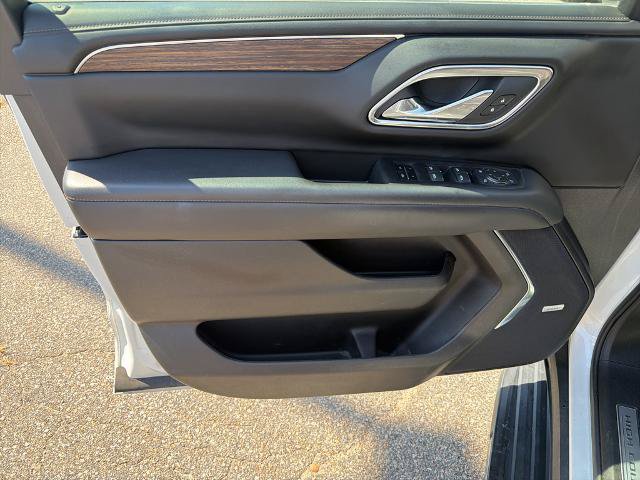 Used 2023 Chevrolet Suburban High Country w/ Max Trailering Package AWD/4WD image 9