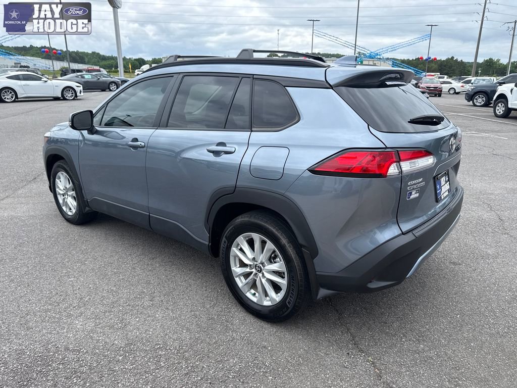 Used 2024 Toyota Corolla Cross LE FWD image 4