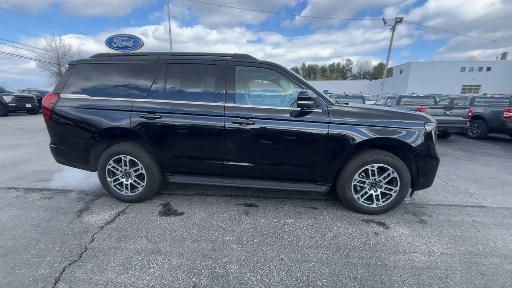 Certified 2025 Ford Expedition Active AWD/4WD image 21