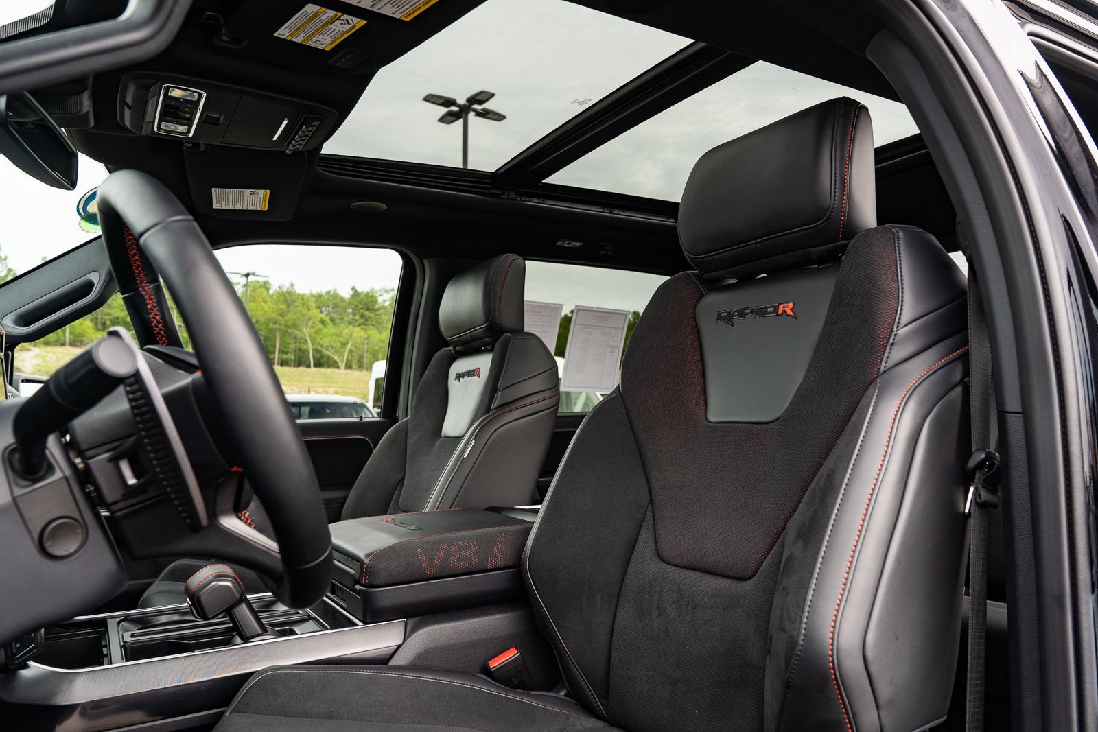 Certified 2025 Ford F150 Raptor w/ Equipment Group 803A Raptor R AWD/4WD image 28