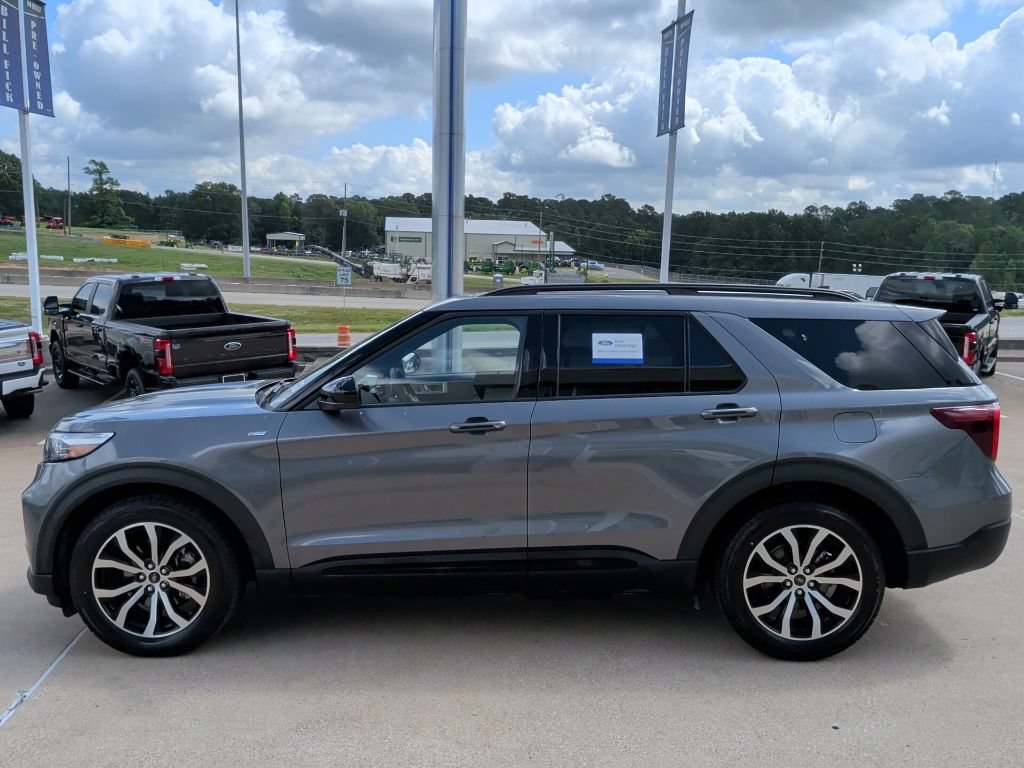 Certified 2024 Ford Explorer ST-Line w/ Class IV Trailer Tow Package RWD image 6