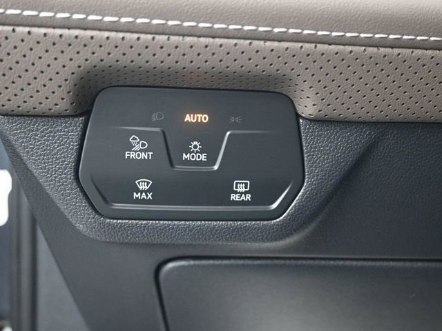 Used 2025 Volkswagen Atlas SEL AWD/4WD image 9