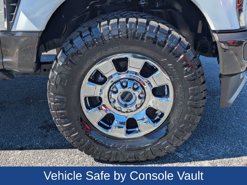 Certified 2025 Ford F250 King Ranch w/ FX4 Off-Road Package AWD/4WD image 11
