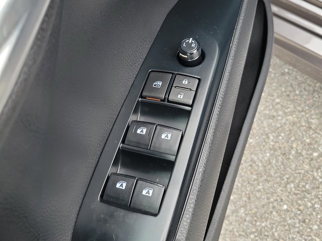 Used 2020 Toyota Camry SE FWD image 21